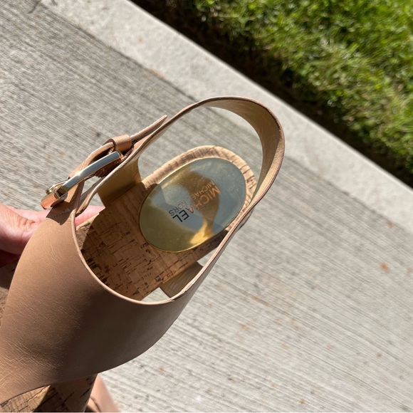 GUC Michael Kors Sandals - Picture 3 of 7